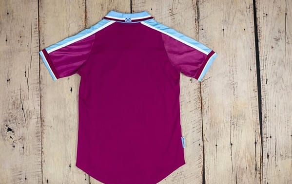 Retro 99/01 West ham United Home Soccer Jersey - Image 5