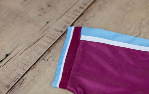 Retro 99/01 West ham United Home Soccer Jersey - Image 7