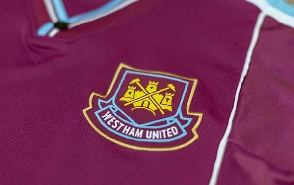 Retro 99/01 West ham United Home Soccer Jersey - Image 11