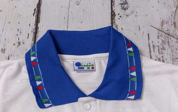 Retro 1994 Italy Away Soccer Jersey - Image 8