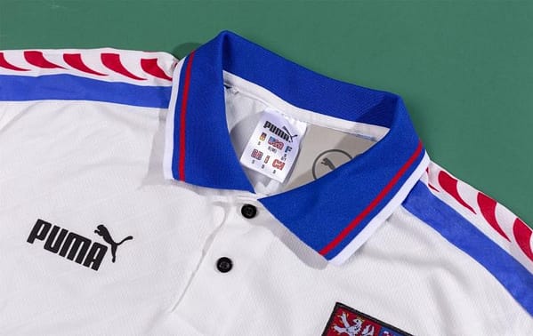 Retro 1996 Czech Republic  Away Soccer Jersey - Image 6