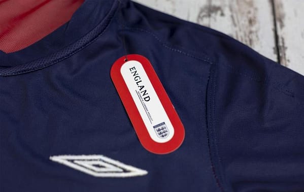 Retro 2002 England Away Reversible (Red/Navy) Soccer Jersey - Image 5