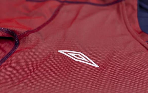 Retro 2002 England Away Reversible (Red/Navy) Soccer Jersey - Image 17