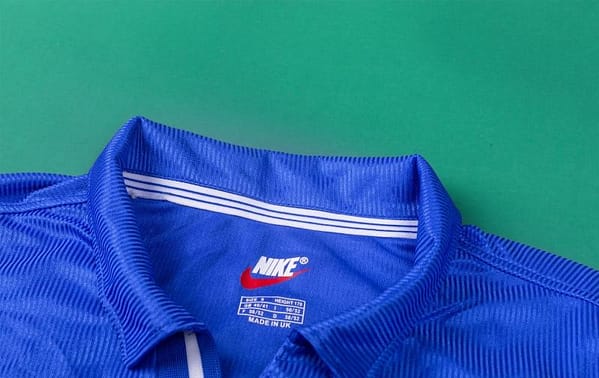 Retro 1998 Italy Home Soccer Jersey - Image 3