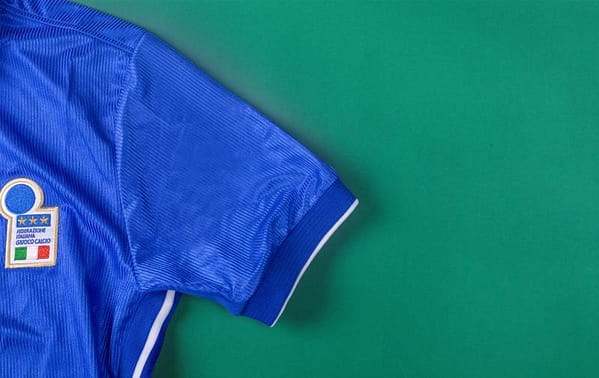 Retro 1998 Italy Home Soccer Jersey - Image 5