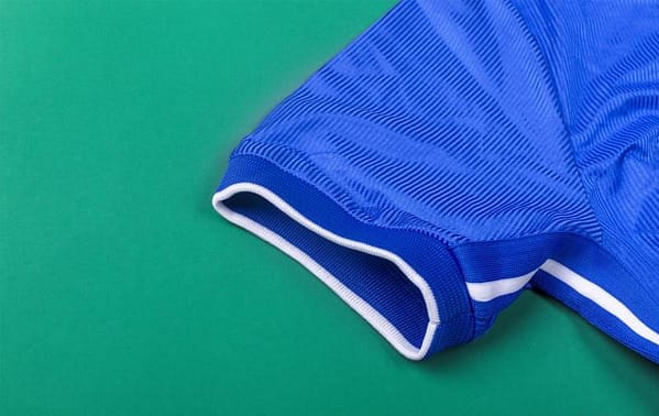 Retro 1998 Italy Home Soccer Jersey - Image 6