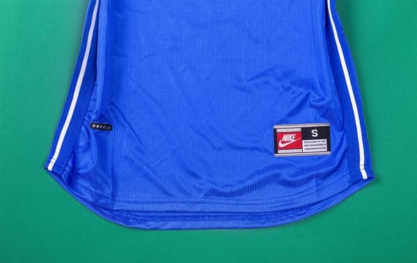 Retro 1998 Italy Home Soccer Jersey - Image 7