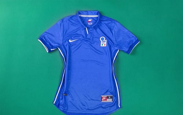 Retro 1998 Italy Home Soccer Jersey - Image 8