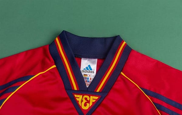 Retro 1998 Spain Home Soccer Jersey - Image 9