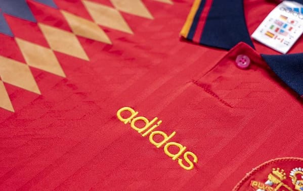 Retro 1994 Spain Home Soccer Jersey - Image 2