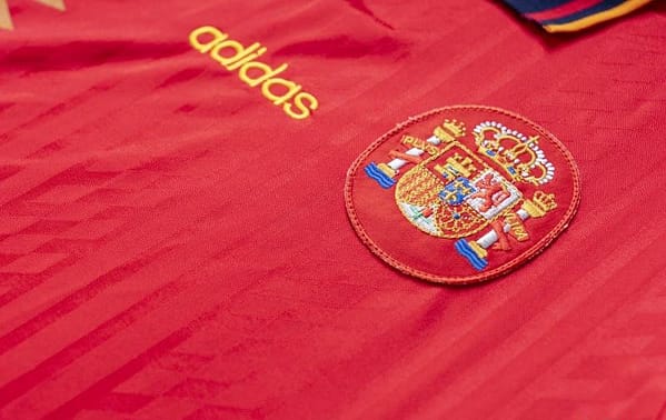 Retro 1994 Spain Home Soccer Jersey - Image 3