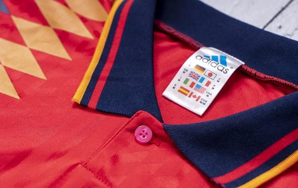 Retro 1994 Spain Home Soccer Jersey - Image 5