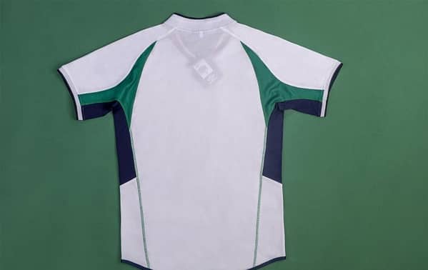 Retro 2002 Ireland Away Soccer Jersey - Image 2