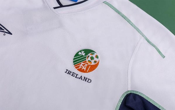 Retro 2002 Ireland Away Soccer Jersey - Image 6
