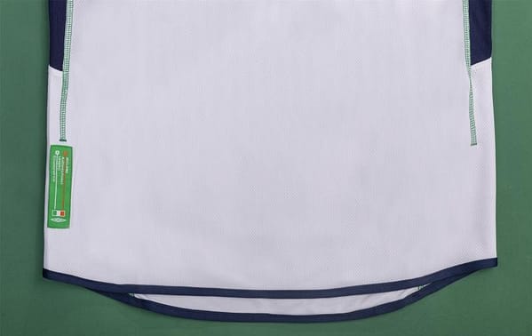 Retro 2002 Ireland Away Soccer Jersey - Image 8
