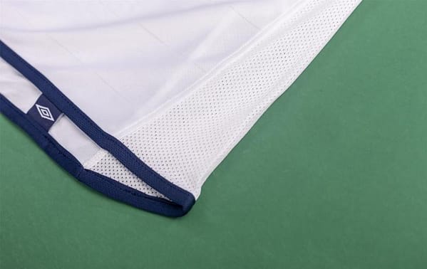 Retro 2004 England Home Soccer Jersey - Image 4