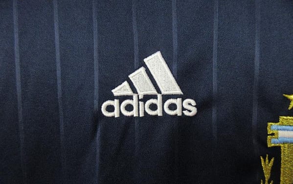 Retro 2006 Argentina Away Blue Jersey - Image 4