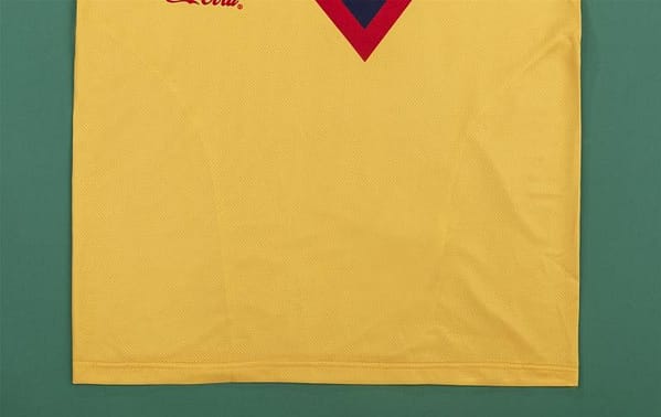 RETRO 2006 Club America Home Soccer Jersey - Image 10