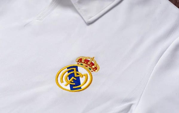 RETRO 01/02 Real Madrid Home Champion League Jersey (No Sponsor) - Image 5