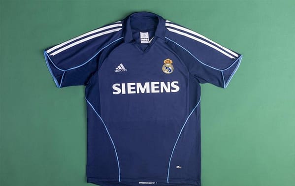 RETRO 05/06 Real Madrid Away Soccer Jersey - Image 12