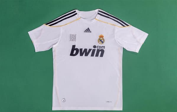 RETRO 09/10 Real Madrid Home Soccer Jersey - Image 10