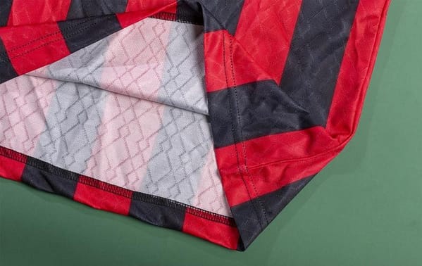 RETRO 94/96 AC Milan Home Soccer Jersey - Image 4
