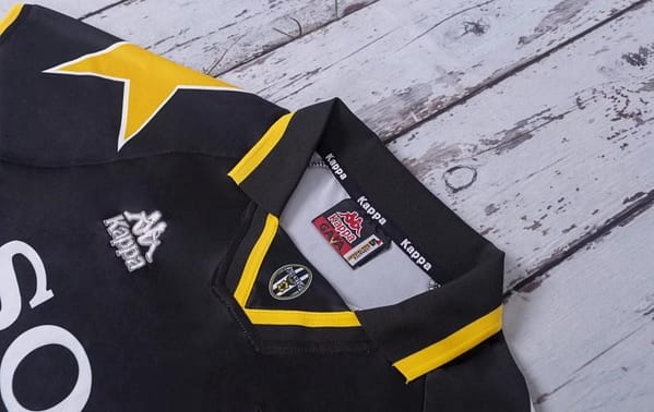 RETRO 95/97 Juventus Away Soccer Jersey - Image 5