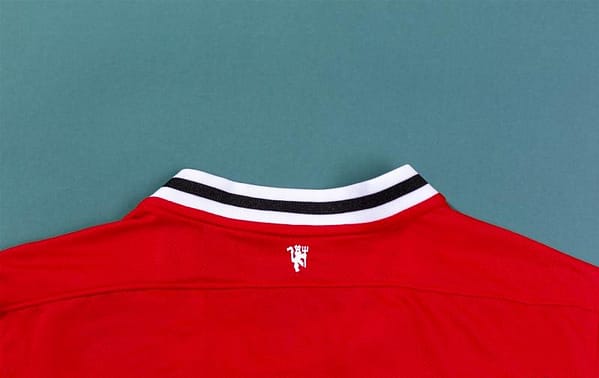 RETRO 11/12Manchester United Home Soccer Jersey - Image 2
