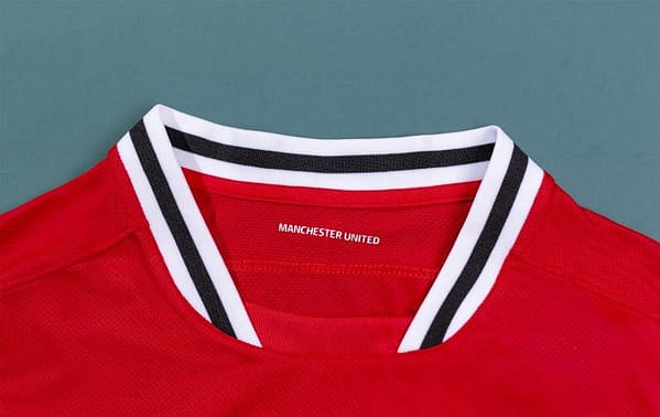 RETRO 11/12Manchester United Home Soccer Jersey - Image 4