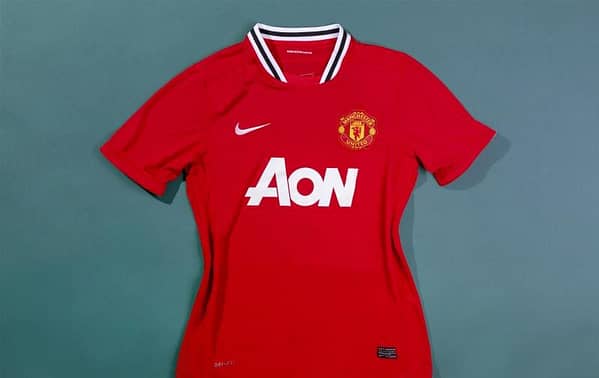 RETRO 11/12Manchester United Home Soccer Jersey - Image 9