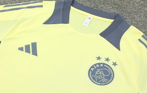 24/25 Juventus Yellow Short Sleeve Jersey+Shorts - Image 10