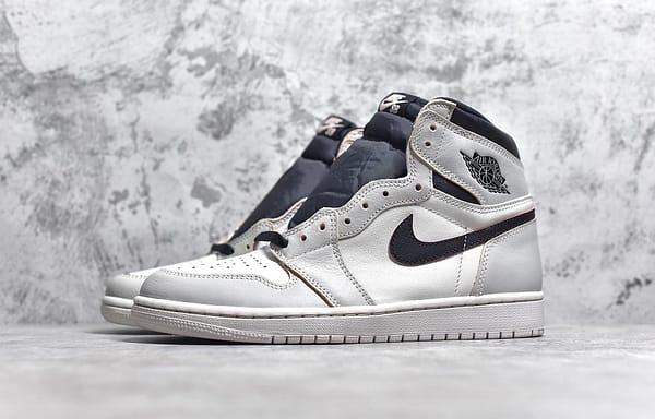 Air Jordan 1 x Nike SB High OG Light Bone - Image 2