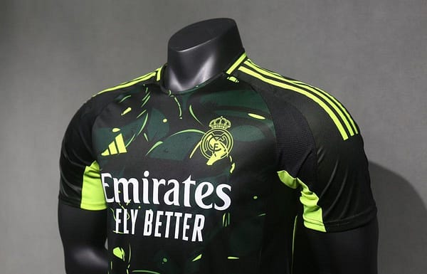 Player Version 24/25 Real Madrid Black/Green Special Pattern Pre-Match Jersey - Image 5