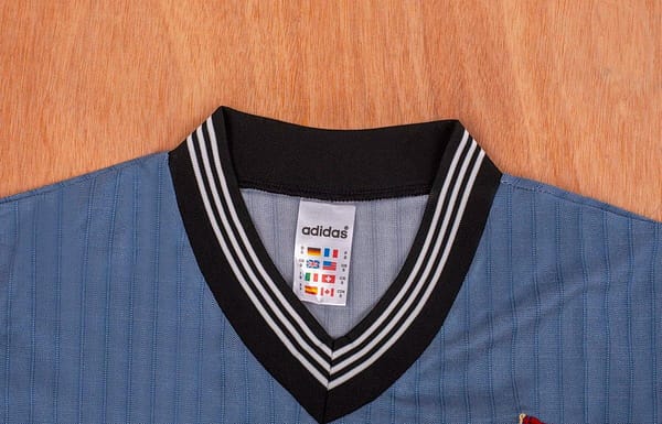 Retro 95/96 Newcastle United Away Grey Jersey - Image 6
