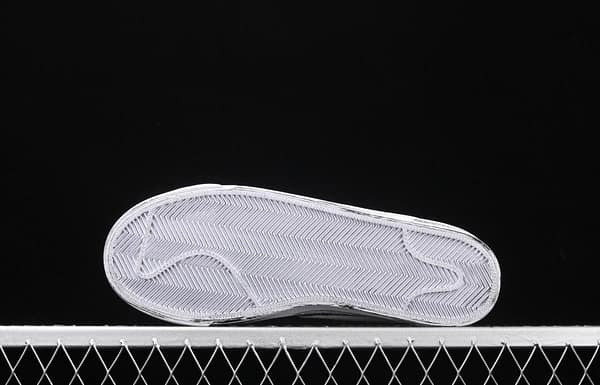 Peaceminusone x NIKE Blazer Low Le co-branded trailblazer graffiti casual board shoes AQ3692-001 - Image 13