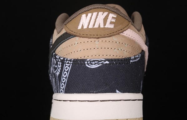Travis Scott × SB DUNK joint name board shoes cashew fruit CT5053-001 - Image 7