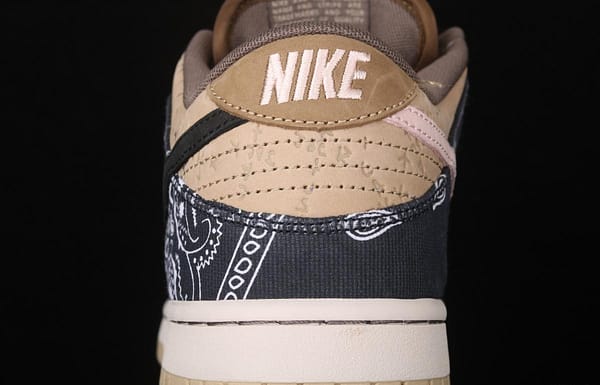 Travis Scott × SB DUNK joint name board shoes cashew fruit CT5053-001 - Image 8