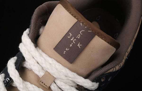 Travis Scott × SB DUNK joint name board shoes cashew fruit CT5053-001 - Image 10