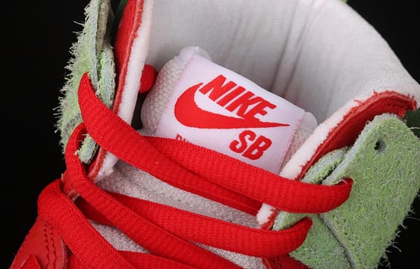 NIKE SB DUNK High Strawberry Cough strawberry green casual skateboard shoes CW7093-600 - Image 9
