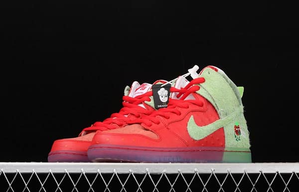 NIKE SB DUNK High Strawberry Cough strawberry green casual skateboard shoes CW7093-600 - Image 15