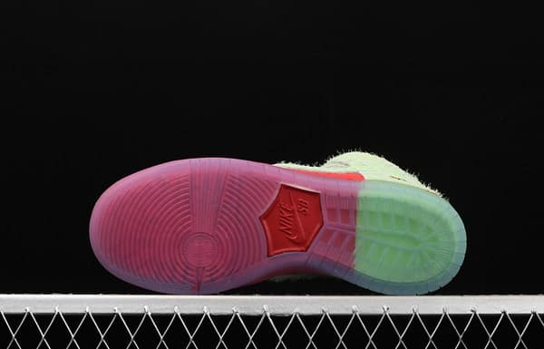 NIKE SB DUNK High Strawberry Cough strawberry green casual skateboard shoes CW7093-600 - Image 16