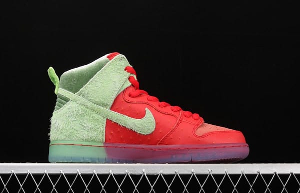 NIKE SB DUNK High Strawberry Cough strawberry green casual skateboard shoes CW7093-600 - Image 17