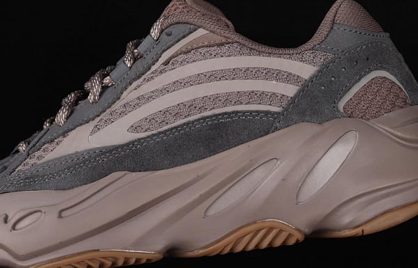 Adidas Yeezy Boost 700 Enflame Amber GZ0724 coconut 700black gray coconut 3M reflective running shoes BASF popcorn outsole - Image 8