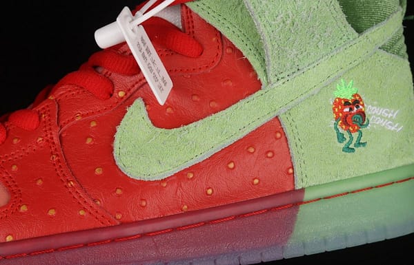 NIKE SB DUNK High Strawberry Cough strawberry green casual skateboard shoes CW7093-600 - Image 7
