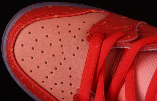 NIKE SB DUNK High Strawberry Cough strawberry green casual skateboard shoes CW7093-600 - Image 9