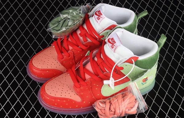 NIKE SB DUNK High Strawberry Cough strawberry green casual skateboard shoes CW7093-600 - Image 10