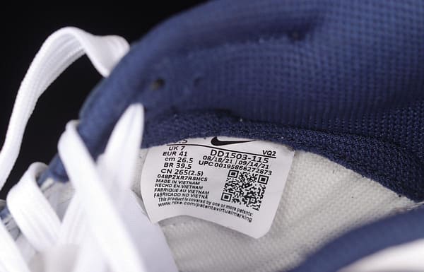 NIKE SB DUNK Low Navy Blue - Image 5