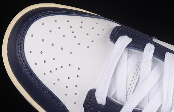 NIKE SB DUNK Low Navy Blue - Image 9