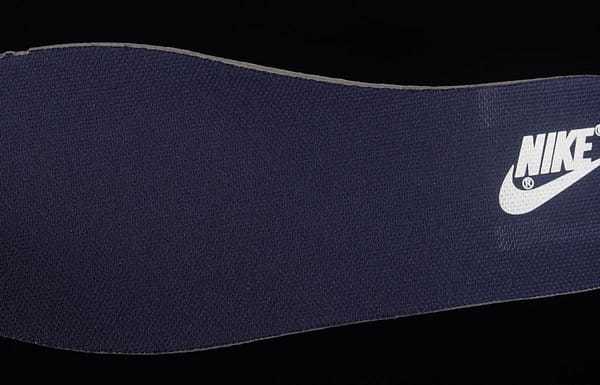 NIKE SB DUNK Low Navy Blue - Image 3