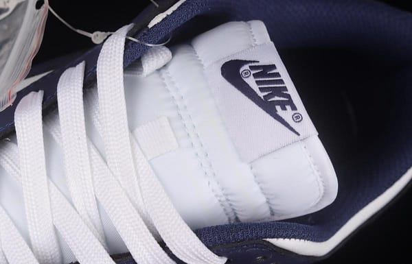 NIKE SB DUNK Low Navy Blue - Image 8